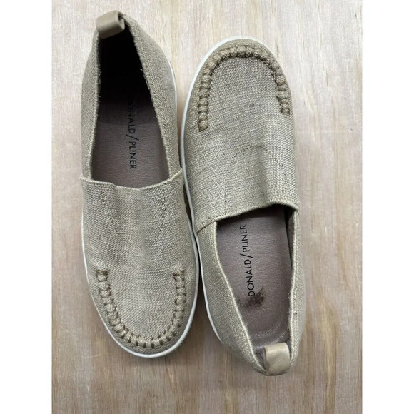 Donald Pliner Size 6 Textile Upper Slip On Shoe Rubber Sole - Picture 7 of 7